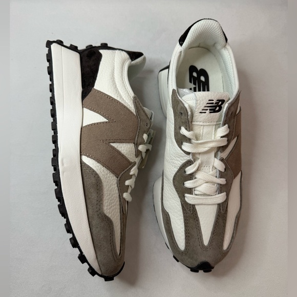 New Balance CALIA Women's 327 Shoes Suede Brown - Picture 10 of 13